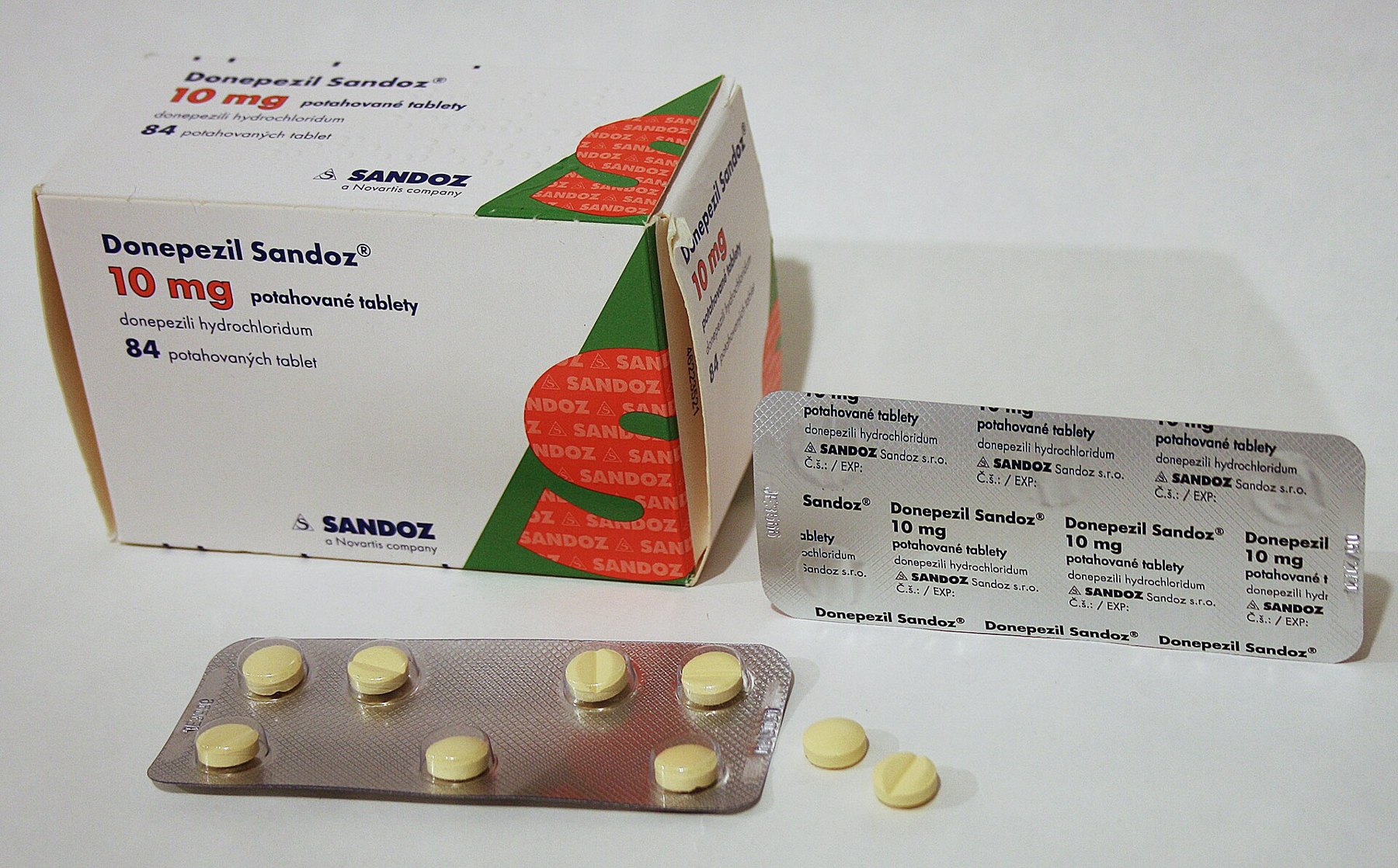 치매약으로 흔히 쓰는 도네페질 10mg 정입니다 (사진: Pavel Dušek, CC BY-SA 4.0, 위키미디어 공용)