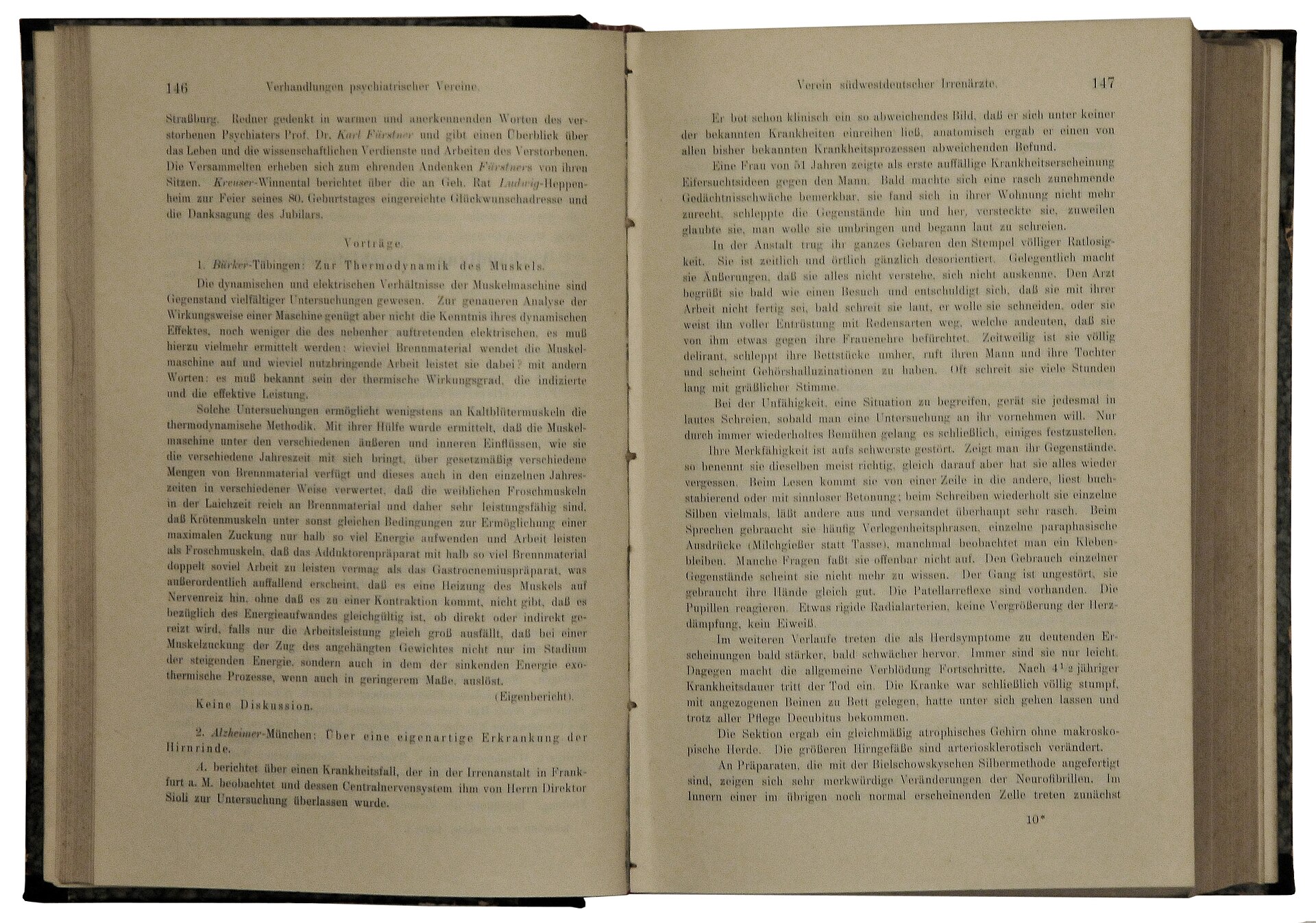 1907년에 인쇄된 학회록. "쉰한 살의 한 여성"으로 시작하는 대목이 보인다 (사진: H.-P. Haack, CC BY 3.0, 위키미디어 공용)
